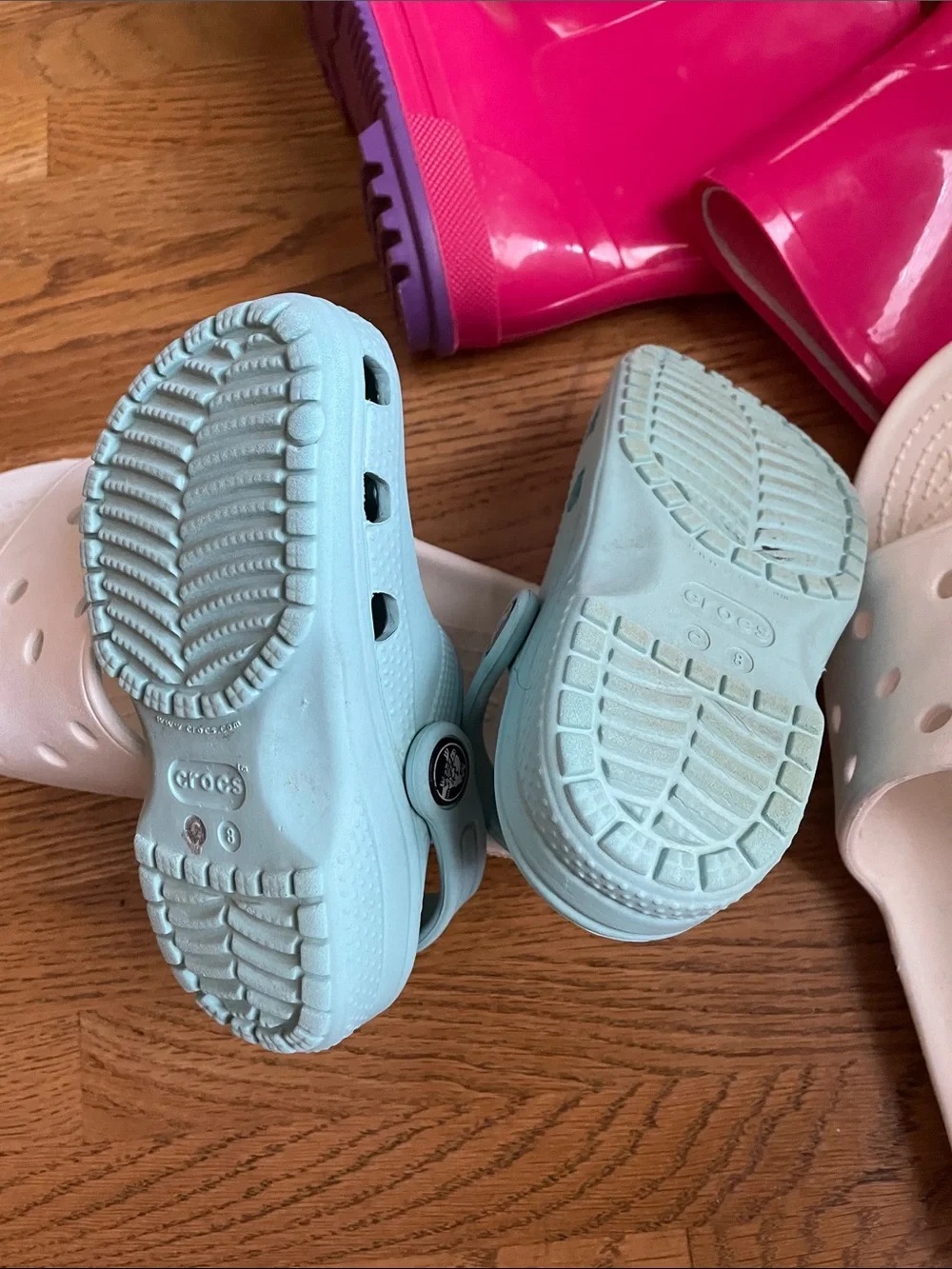 CROCS Kids Light Blue Clogs with Minnie & Hello Kitty Charms girls 8